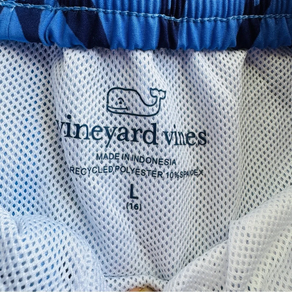 Vineyard Vines swim trunks boys 16 tropical print purple & blue nwt